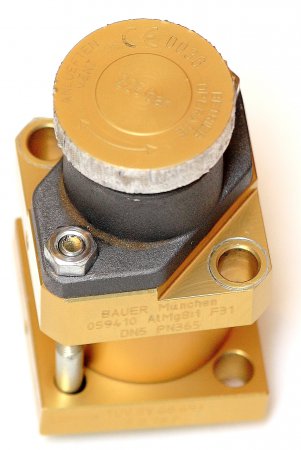   225 Bauer